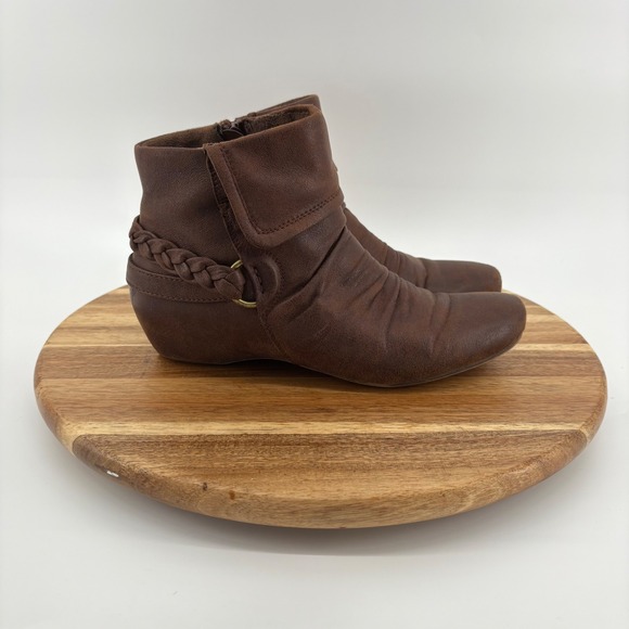 Baretraps Sana Brown Ankle Boots Braided Detail Size 9M Casual 
Comfy - Picture 1 of 8